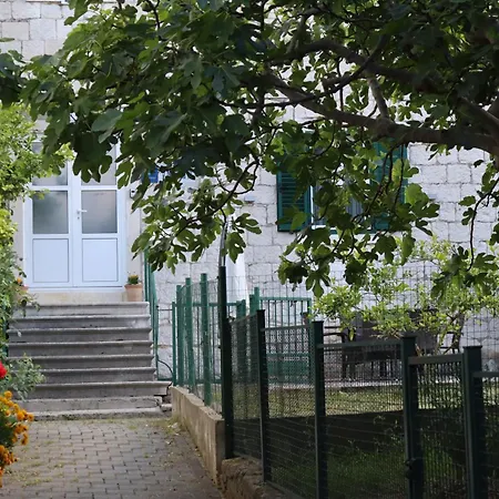 Cetina דירה