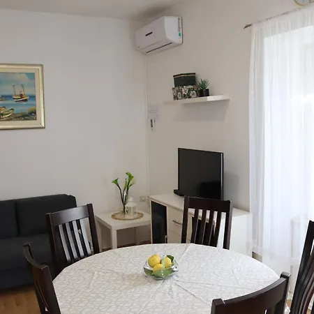 דירה Cetina